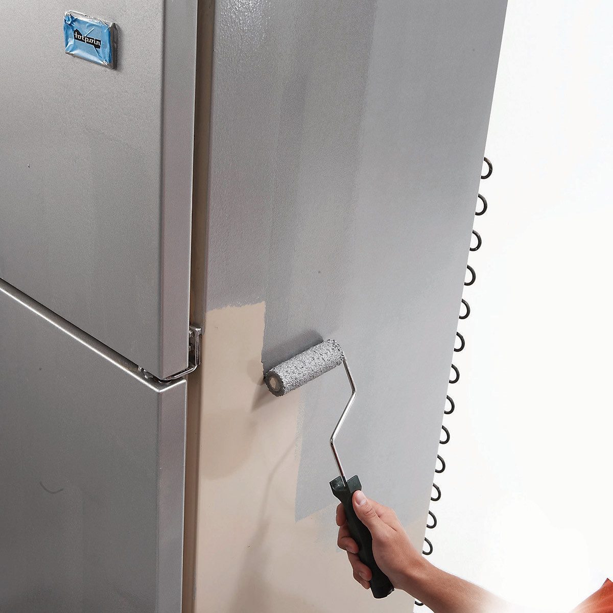 Paint your old kitchen appliances