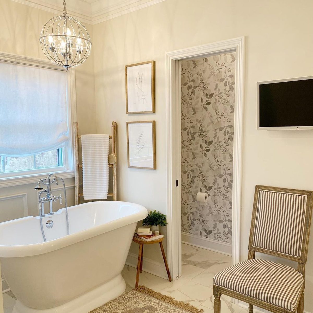 Striped Fabric Bathroom Chair 