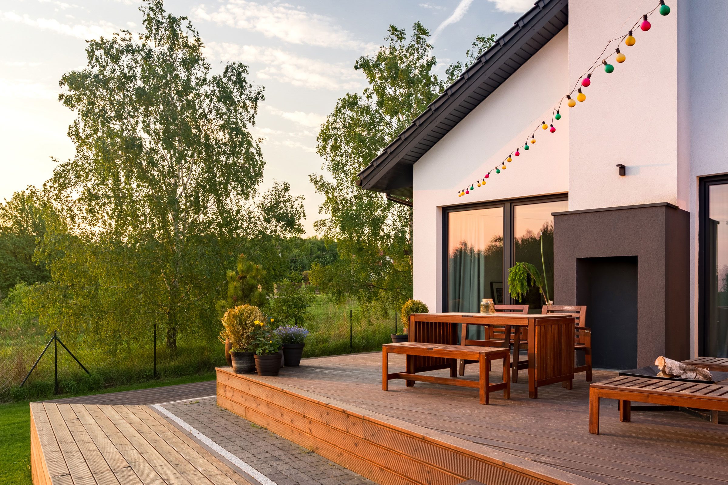 What To Consider When Building a Wrap-Around Deck